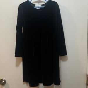 Maggie & Zoe Black Velvet Dress with Bow Size 5/6
